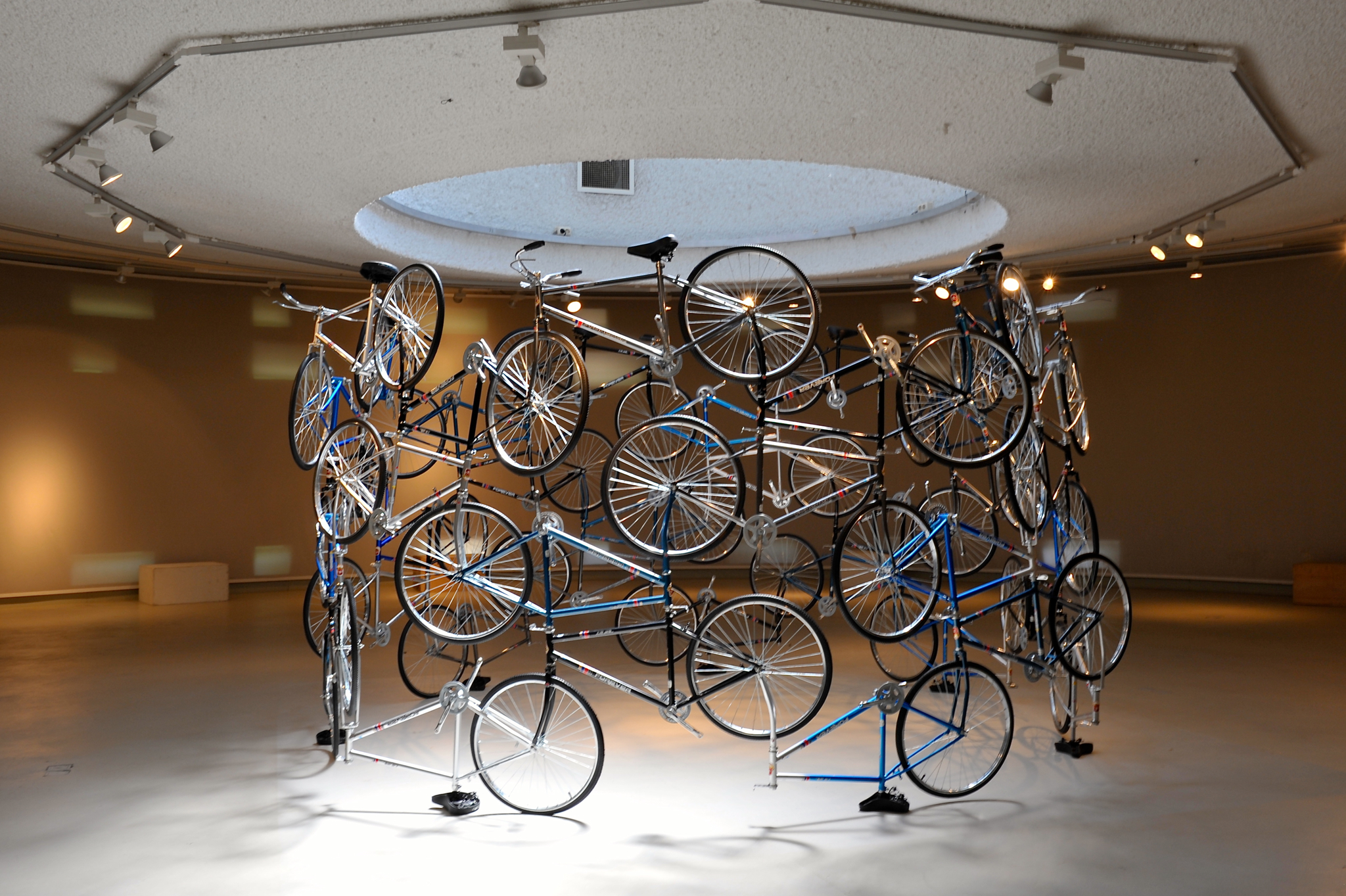 Инсталляция из велосипедов