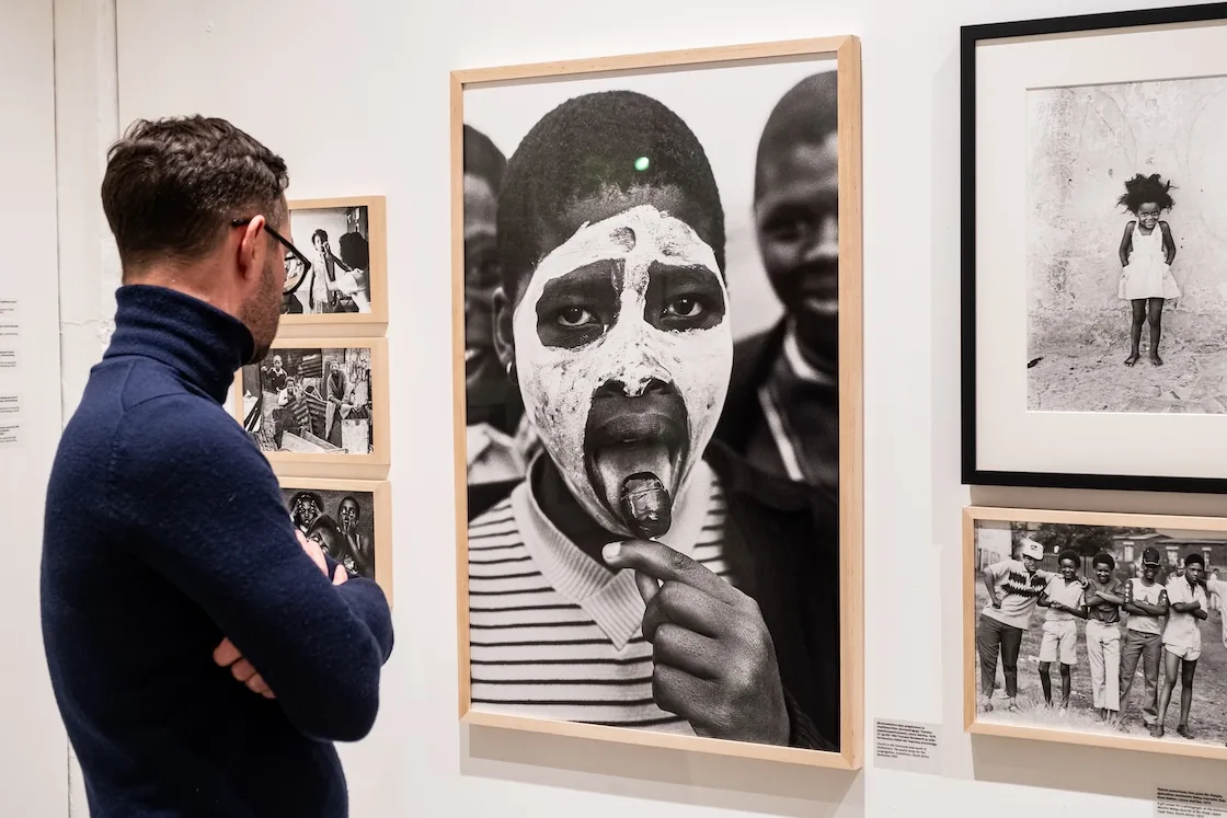 Tuntuima eesti soost fotograafi Juhan Kuusi näitus on haarav jutustus kõhedast apartheidiaegsest ja režiimi langemise järgsest Lõuna-Aafrikast, selle […] The p