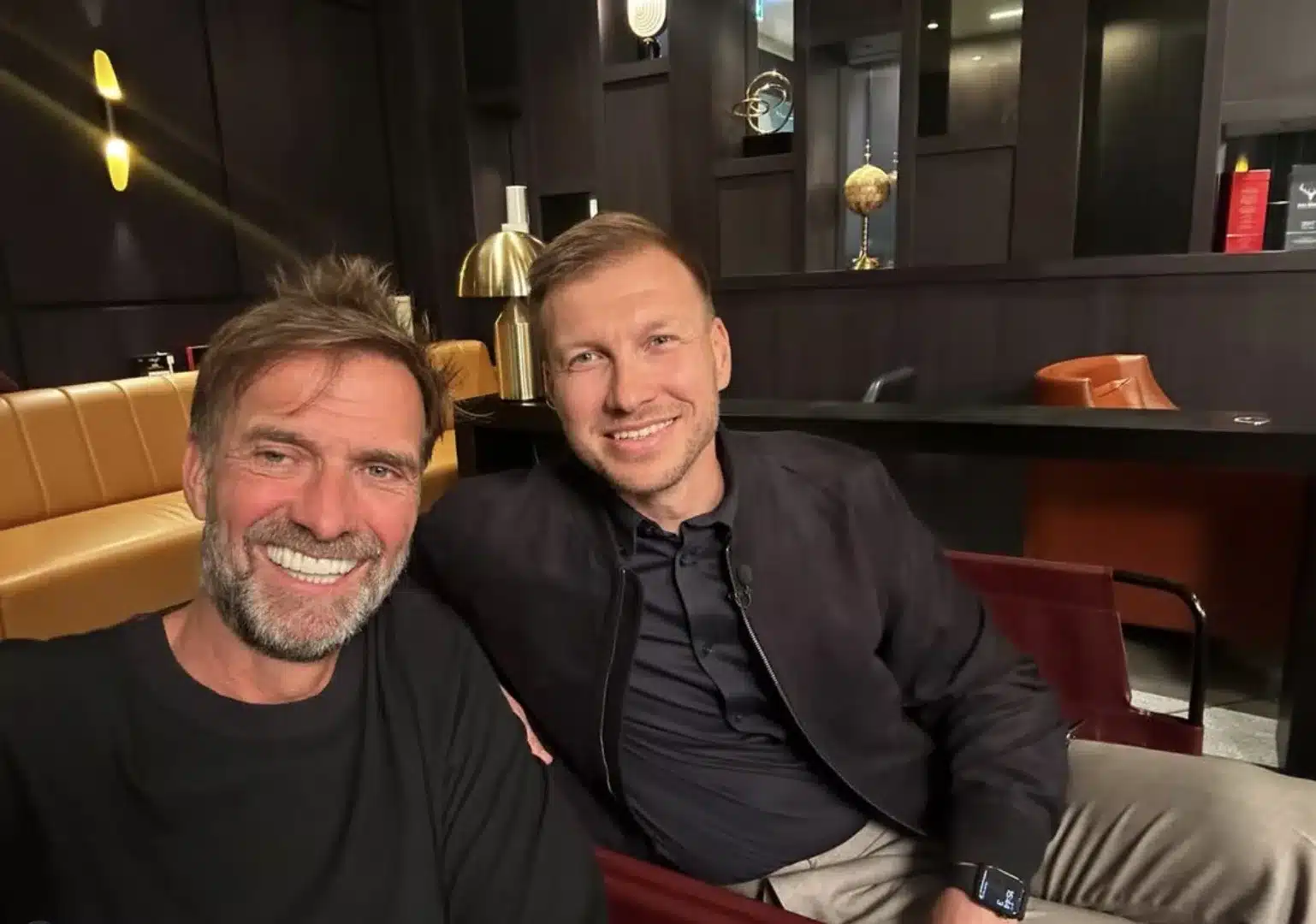 Inspireeriv jutajamine ühe legendaarsema treeneriga jalgpallimaailmas. Ragnar Klavan vestleb Jürgen Klopiga spordi ühendavast jõust, eeskujude mõjust, väikese r