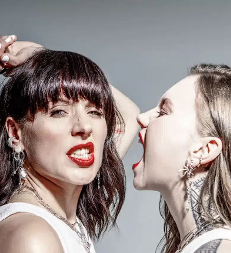 
“Kolmest soovist viimane” pärineb SADU debüütalbumilt “Probleemid paradiisis”, mis võidutses 2026. aasta Eesti Muusikaauhinnad galal kolmes kategoorias: Aasta 